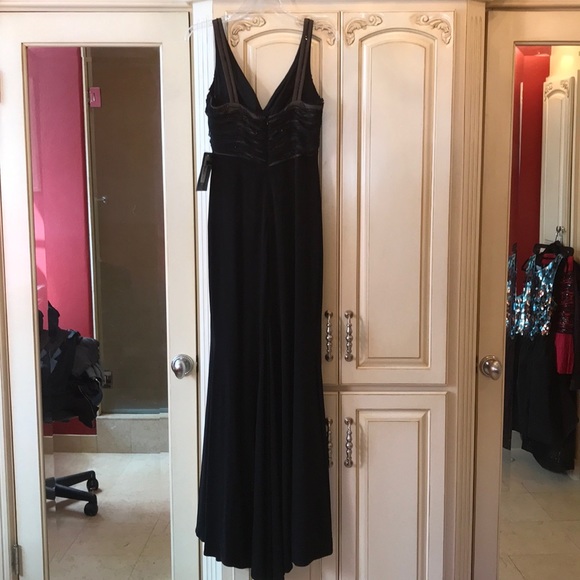 Dress - Picture 6 of 7